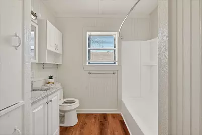 302 E 10th Street, Bonham, TX 75418 - Photo 13