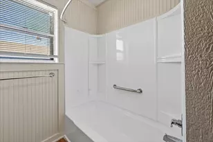 302 E 10th St, Bonham, TX 75418 - Photo 15