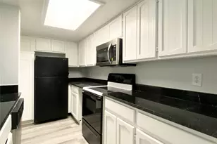 12816 Midway Rd, Dallas, TX 75244 - Photo 9