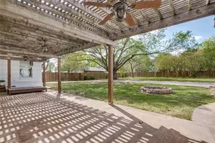 901 Bryson St, Waxahachie, TX 75165 - Photo 31