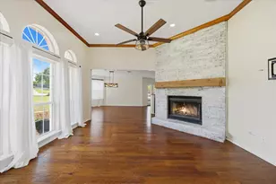 311 Creekview Cir, Crandall, TX 75114 - Photo 9