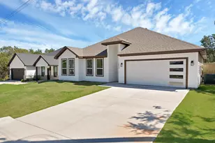 2513 Austin Ct, Granbury, TX 76048 - Photo 3