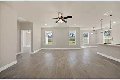 2513 Austin Court, Granbury, TX 76048 - Photo 9