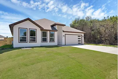 2513 Austin Court, Granbury, TX 76048 - Photo 3