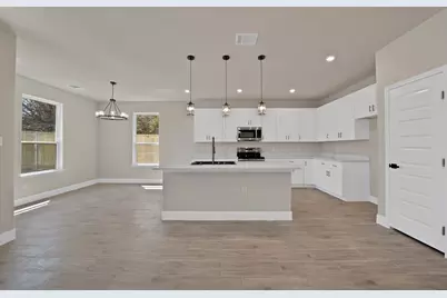 2513 Austin Court, Granbury, TX 76048 - Photo 9