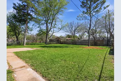 2816 Winslow Street, Irving, TX 75062 - Photo 21