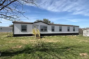 380 Valley Ridge Dr, Bridgeport, TX 76426 - Photo 1