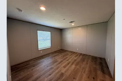 380 Valley Ridge Drive, Bridgeport, TX 76426 - Photo 11