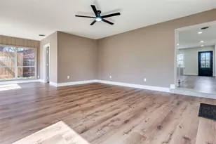 1542 W 5th St, Irving, TX 75060 - Photo 11