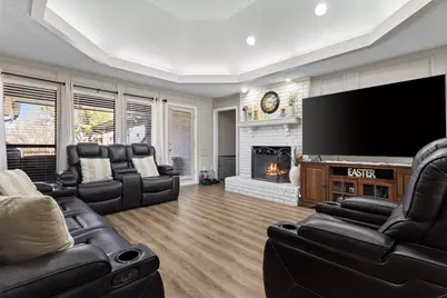 1507 Sugar Creek Drive, Carrollton, TX 75007 - Photo 5