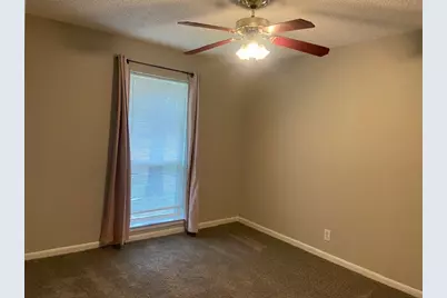 1013 SE 3rd Street, Grand Prairie, TX 75051 - Photo 9