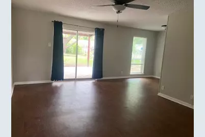 1013 SE 3rd Street, Grand Prairie, TX 75051 - Photo 3