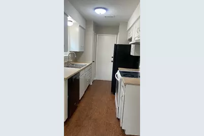1013 SE 3rd Street, Grand Prairie, TX 75051 - Photo 5