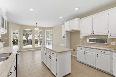 2302 Whisperton Drive, Arlington, TX 76016 - Photo 7