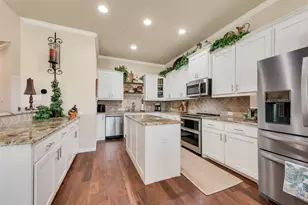 1217 Summerset Ln, Burleson, TX 76028 - Photo 1