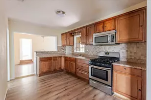 617 NW 9th St, Mineral Wells, TX 76067 - Photo 7