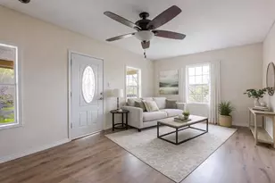 617 NW 9th St, Mineral Wells, TX 76067 - Photo 5