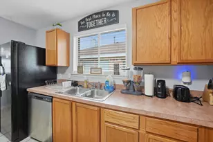 2458 Manchester Ln, Lancaster, TX 75134 - Photo 9