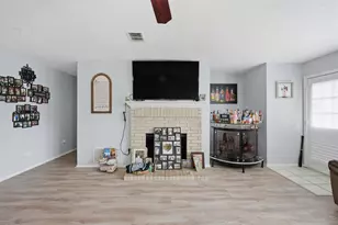 2458 Manchester Ln, Lancaster, TX 75134 - Photo 5