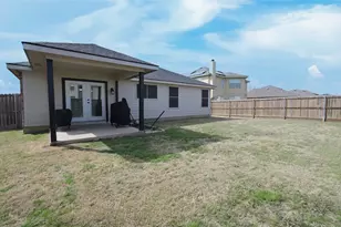 328 Saddlebrook Dr, Krum, TX 76249 - Photo 33