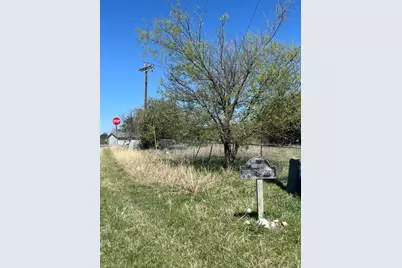 100 E Shangri La Drive, Azle, TX 76020 - Photo 1