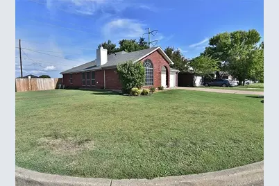 6323 Brookbriar Court, Arlington, TX 76018 - Photo 3