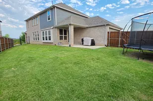 909 Carnation Dr, Crowley, TX 76036 - Photo 3