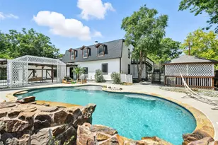 1323 Dublin St, Grapevine, TX 76051 - Photo 11