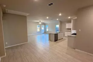 8440 Hollymead Ln, Fort Worth, TX 76131 - Photo 5