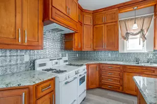 1014 W Arlington Ave, Fort Worth, TX 76110 - Photo 11