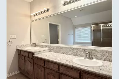 13690 Valencia Drive, Frisco, TX 75035 - Photo 17