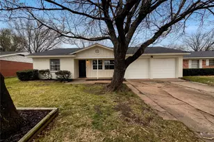 802 N Hughes St, Howe, TX 75459 - Photo 3