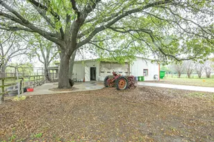 1302 Forreston Rd, Waxahachie, TX 75165 - Photo 3