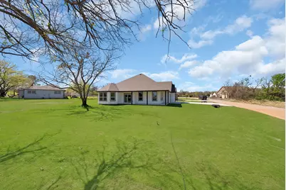 619 Lanai Circle, Runaway Bay, TX 76426 - Photo 31