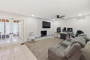 7515 Evelyn Dr, Richland Hills, TX 76118 - Photo 11