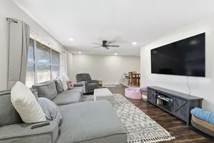 7515 Evelyn Dr, Richland Hills, TX 76118 - Photo 3