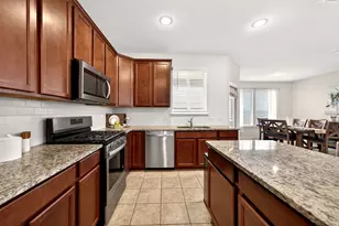 833 Lemongrass Ct, Fort Worth, TX 76131 - Photo 11