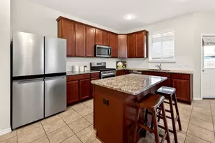 833 Lemongrass Ct, Fort Worth, TX 76131 - Photo 3