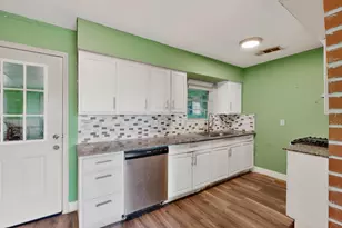 9805 Grady Ln, Dallas, TX 75217 - Photo 7