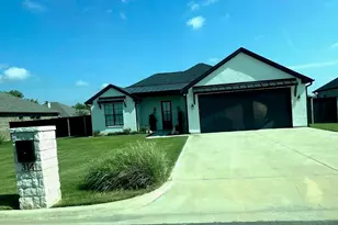 314 W James St, Mabank, TX 75147 - Photo 1