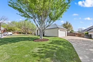 24 W Hillside Pl, Trophy Club, TX 76262 - Photo 3