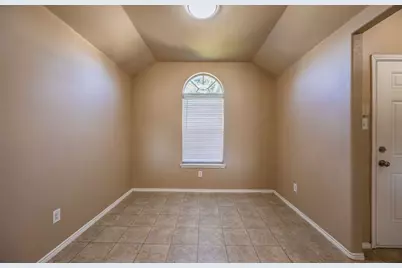 1604 Queens Brook Court, Fort Worth, TX 76140 - Photo 5