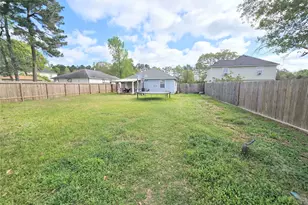 8853 E Buffalo Cir, Willis, TX 77378 - Photo 17
