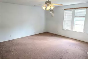 8853 E Buffalo Cir, Willis, TX 77378 - Photo 5