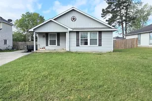 8853 E Buffalo Cir, Willis, TX 77378 - Photo 3