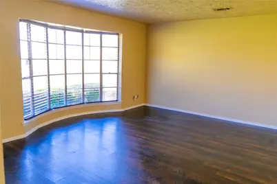 65 W Townhouse Lane #17, Grand Prairie, TX 75052 - Photo 3