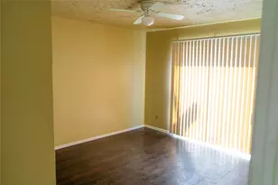 65 W Townhouse Ln, Grand Prairie, TX 75052 - Photo 9