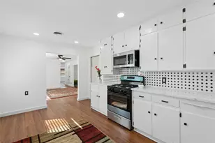 911 Vine St, Euless, TX 76040 - Photo 15