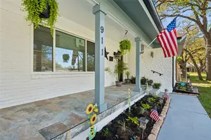 911 Vine St, Euless, TX 76040 - Photo 3