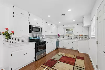 911 Vine Street, Euless, TX 76040 - Photo 13